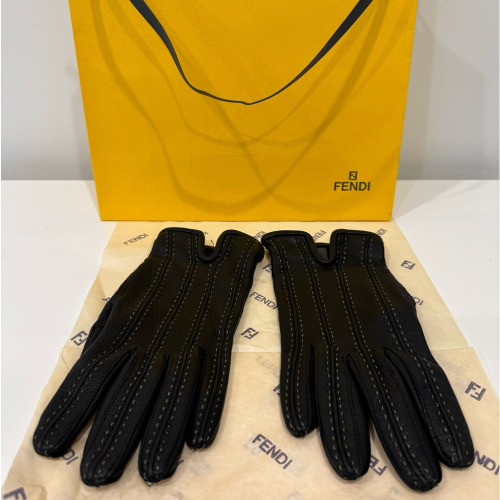 Designer leather gloves (Fendi)